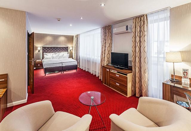 Deluxe Family Room With Whirlpool Pytloun City Boutique
